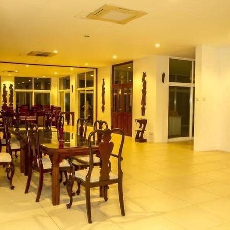 Hotel Villa Viana Marawila Ngoại thất bức ảnh