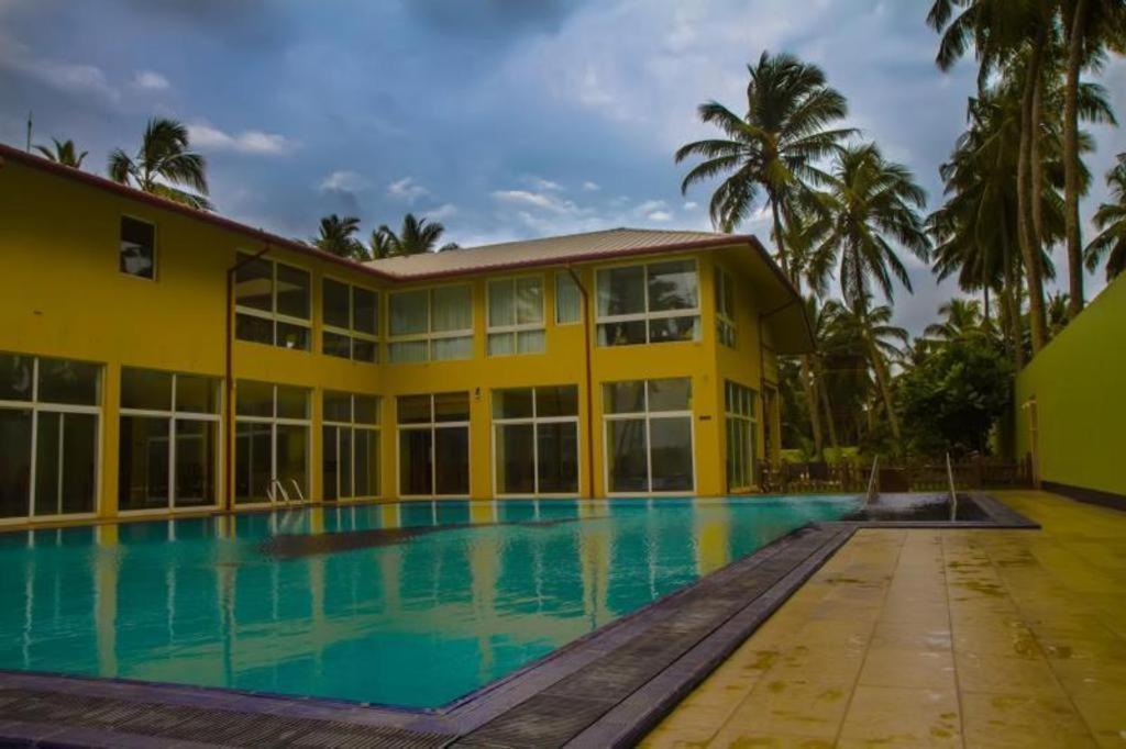 Hotel Villa Viana Marawila Ngoại thất bức ảnh