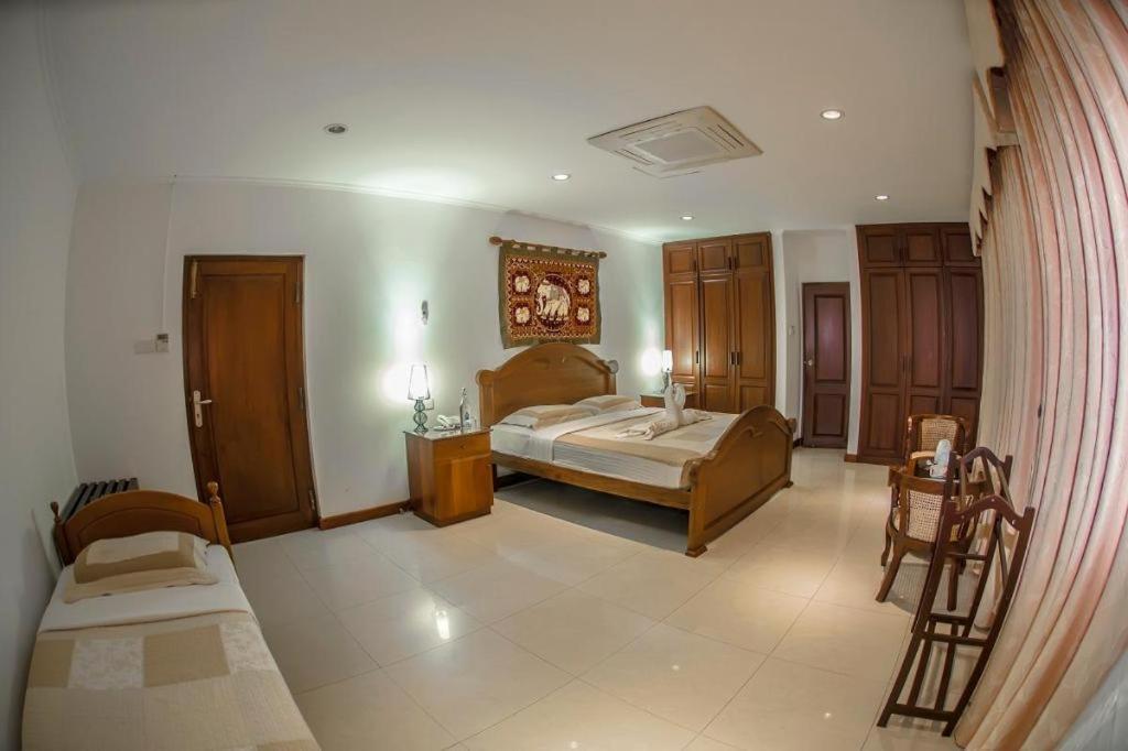 Hotel Villa Viana Marawila Ngoại thất bức ảnh